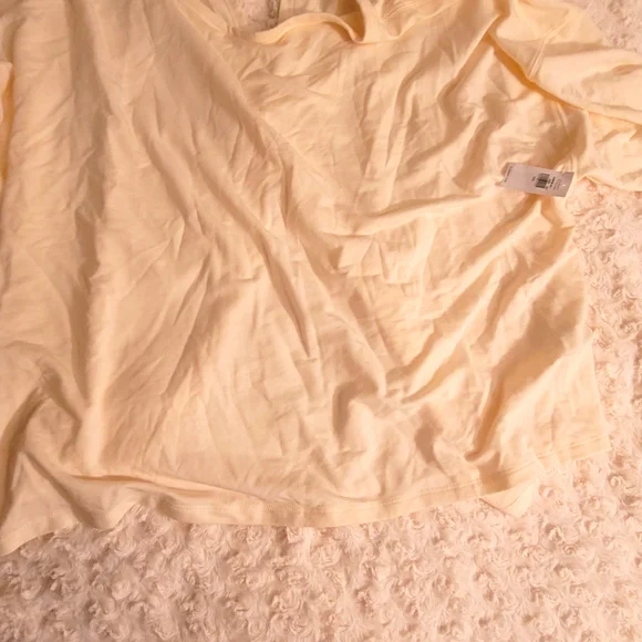 Old Navy cream yoga top/active wear, split back XXL - Picture 1 of 4